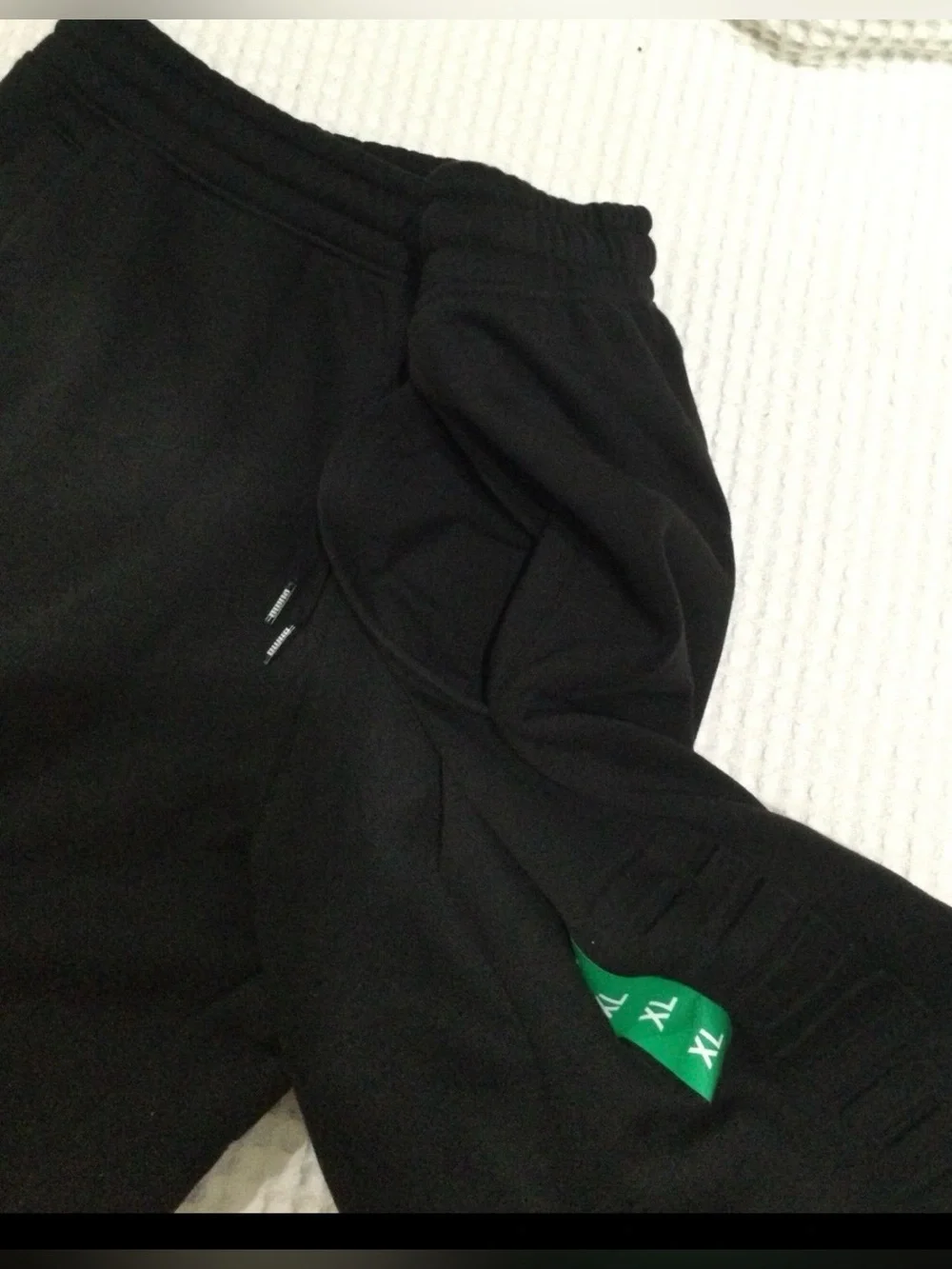 New Puma Sweatpants Shorts drawstring and side pockets size XL Black